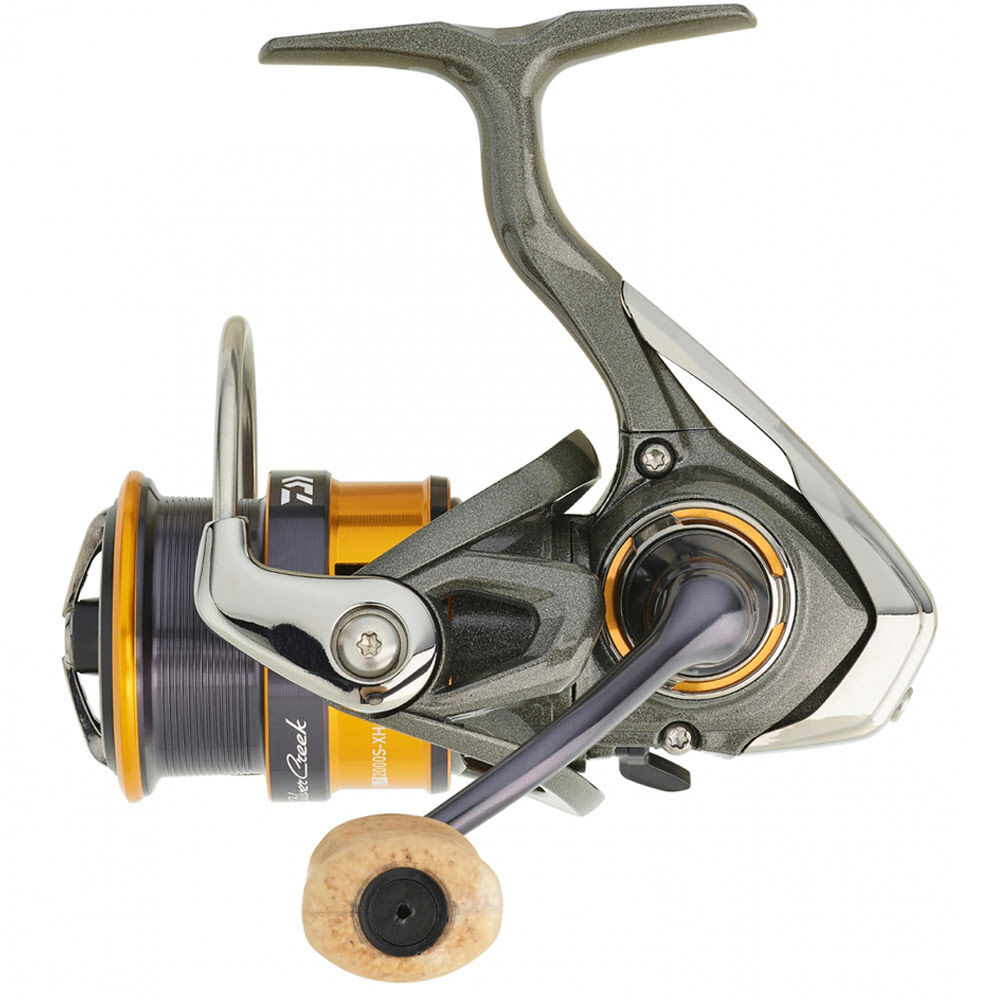 Daiwa Silvercreek X 22LT 2000S XH Makara