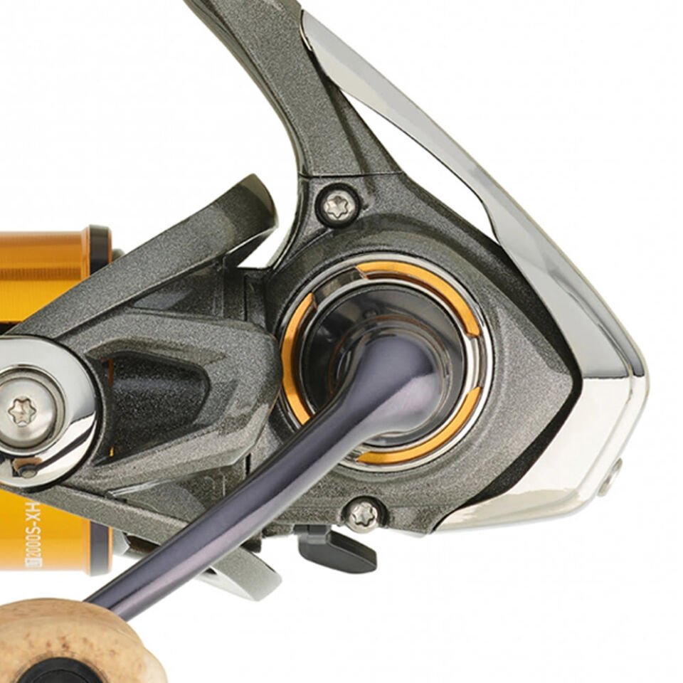 Daiwa Silvercreek X 22LT 2000S XH Makara