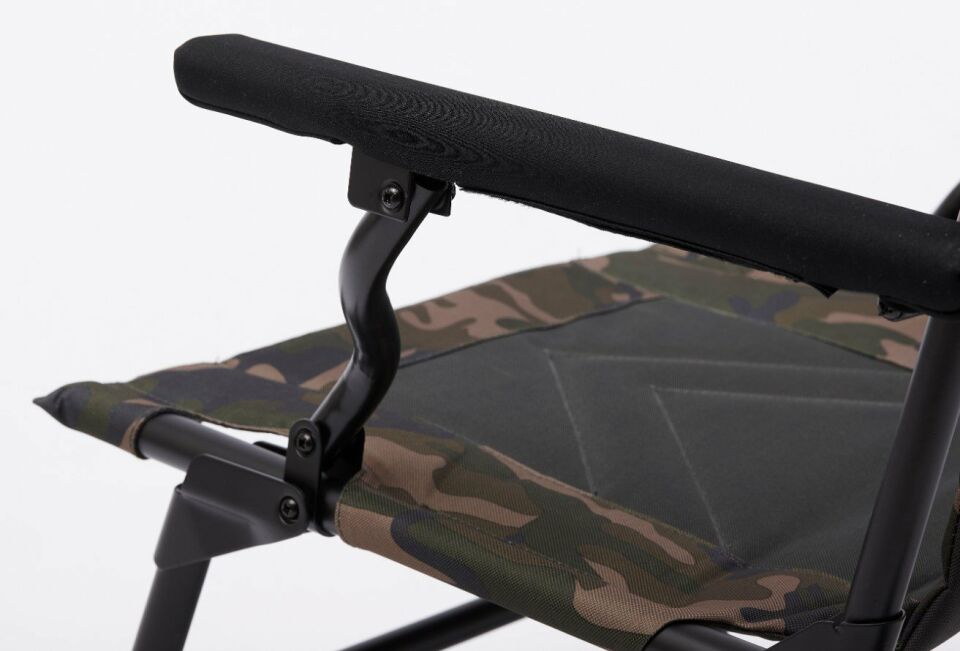 Prologic Avenger Relax Camo Chair W/Armrests&Covers 140 KG